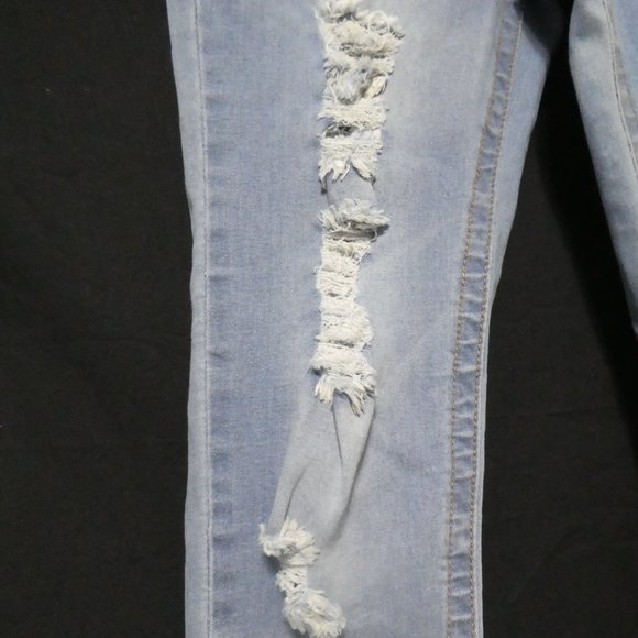 ALMOST FAMOUS Skinny size 5 destroyed / distressed / damaged denim - Picture 9 of 15
